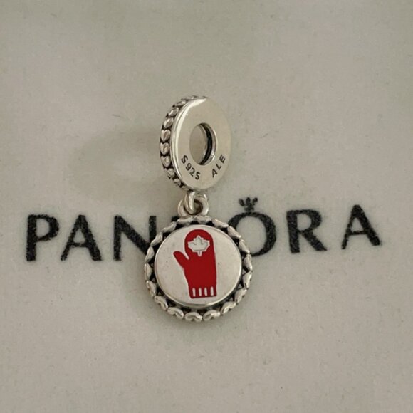 Authentic Pandora Canadian Winter Mitts Dangle Charm - Picture 1 of 4